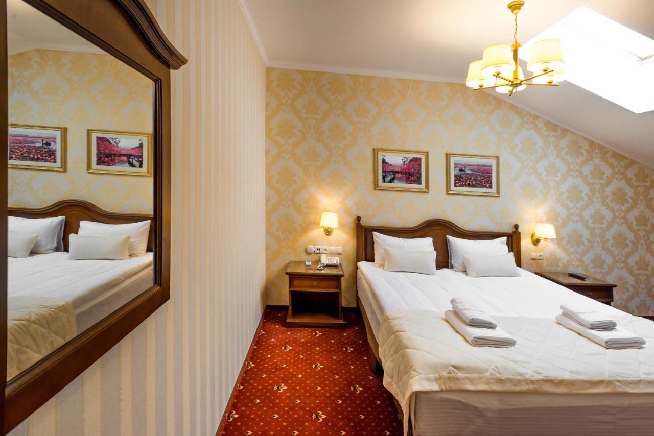 Hotel Fenix Town à Vinnytsia Extérieur photo