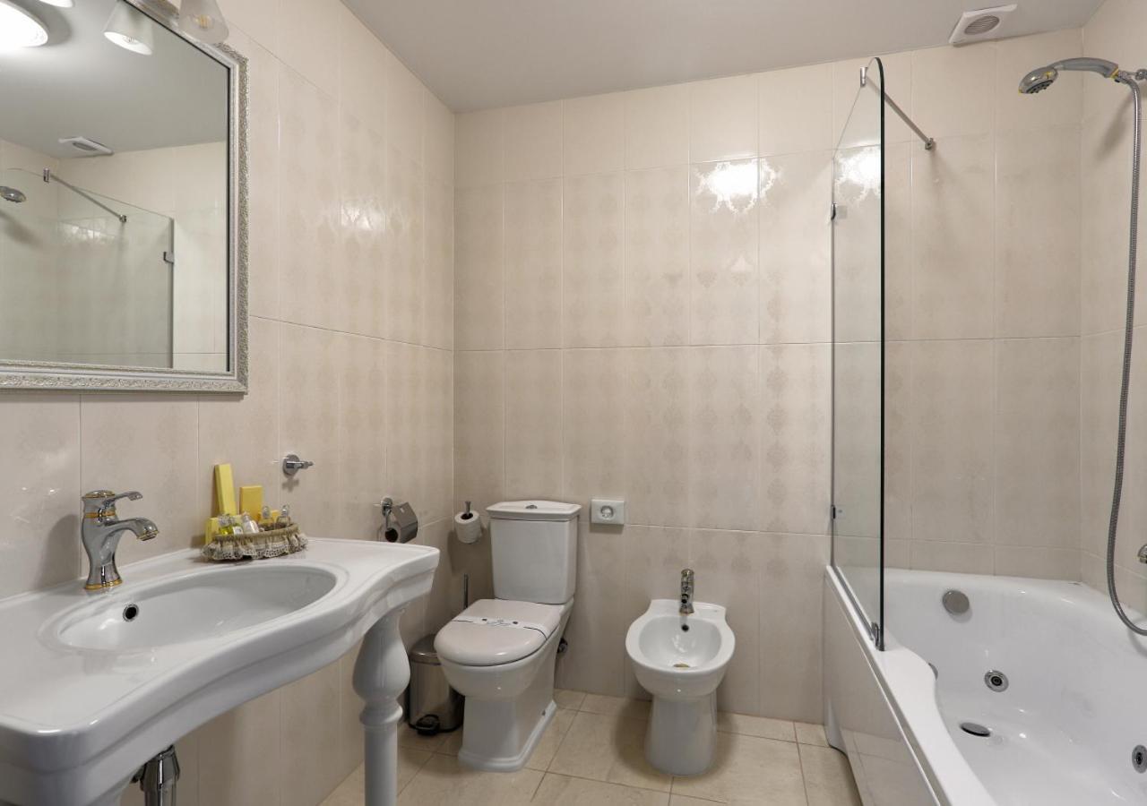 Hotel Fenix Town à Vinnytsia Extérieur photo