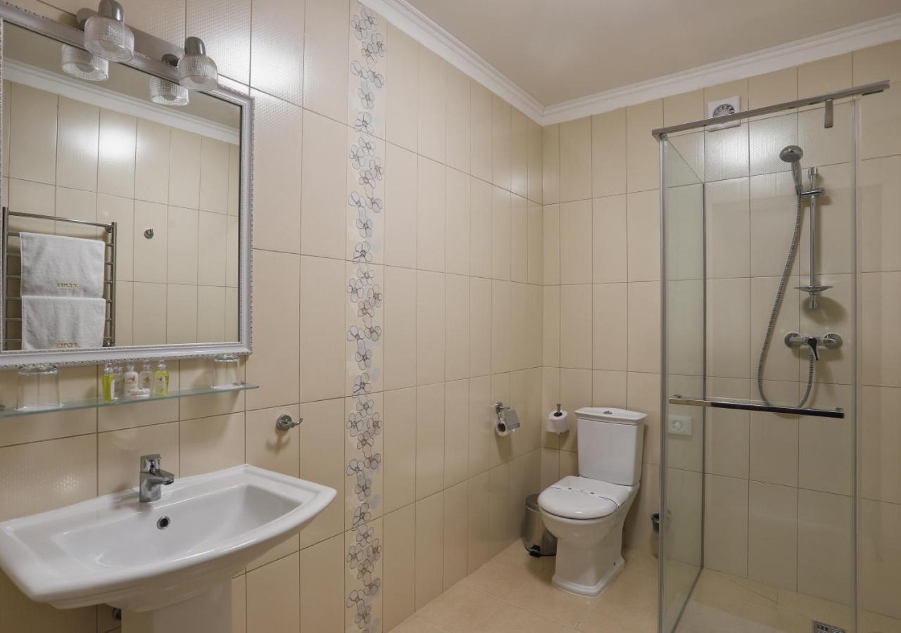 Hotel Fenix Town à Vinnytsia Extérieur photo