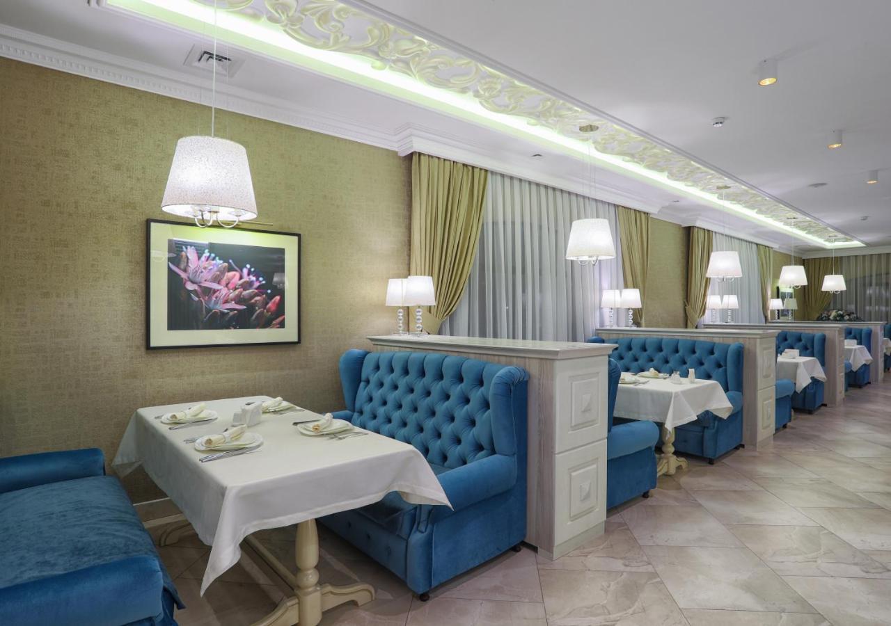 Hotel Fenix Town à Vinnytsia Extérieur photo
